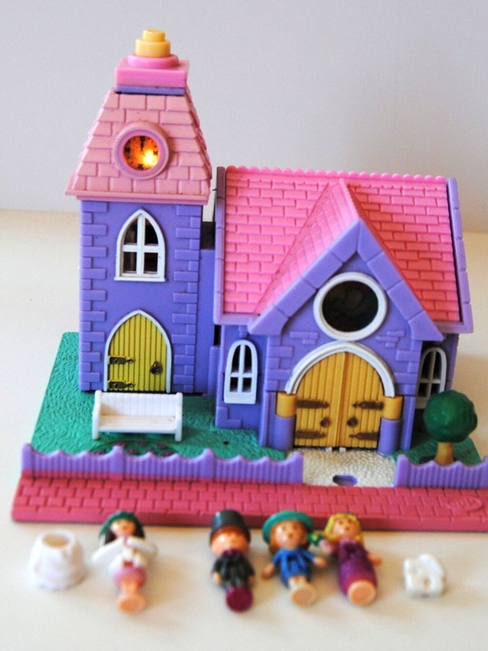 Vtg 1993 BlueBird Polly Pocket WEDDING CHAPEL Church Light Up 4 figures